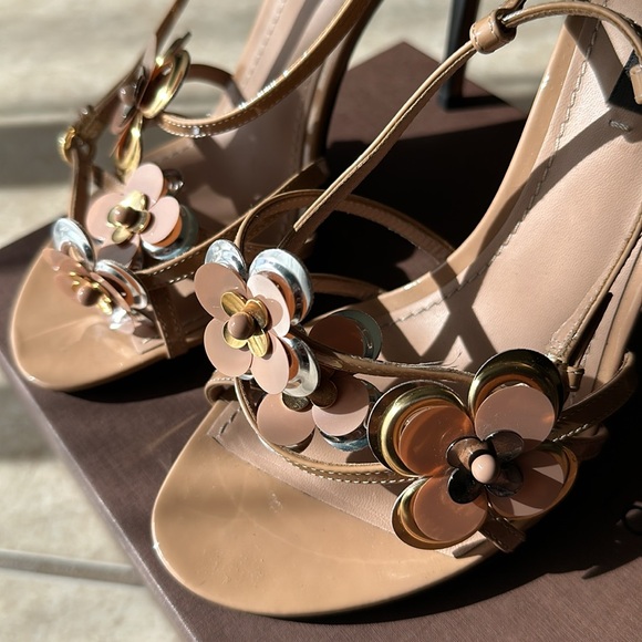 Louis Vuitton Flower Slingback Heels ✨ - Picture 3 of 9